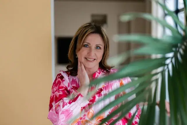 Wie is Be Visual Online? Dat is Debbie Hoff